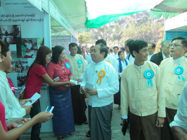 1-3-2014 (OE job fair)2
