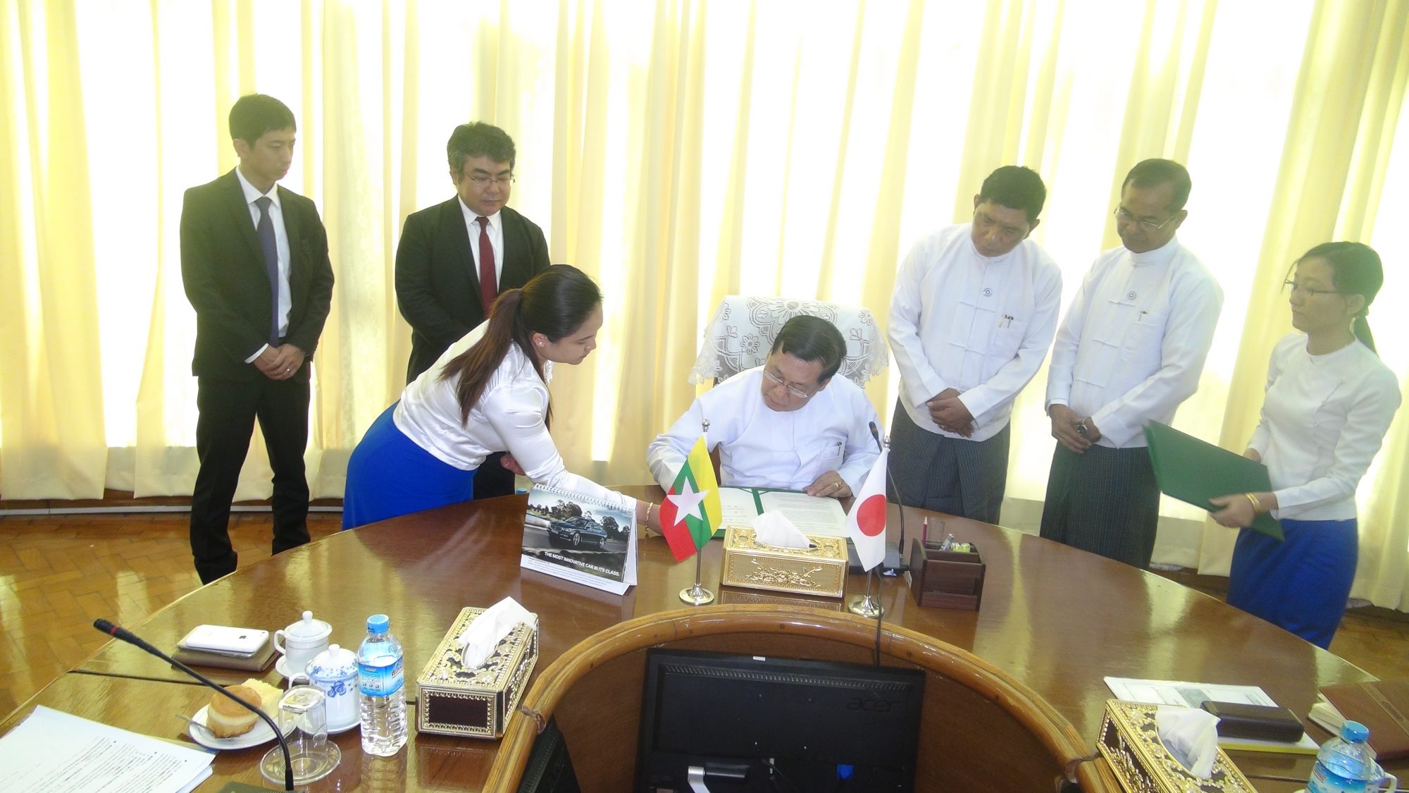 အလုပ်သမား၊လူဝင်မှုကြီးကြပ်ရေးနှင့်ပြည်သူ့အင်အားဝန်ကြီးဌာန ပြည်ထောင်စုဝန်ကြီးမှ ၊ ဝန်ကြီးဌာန နှင့် ဂျပန်နိုင်ငံ၊ တရားရေးဝန်ကြီးဌာန၊ နိုင်ငံခြားရေးဝန်ကြီးဌာနနှင့် ကျန်းမာရေး၊ အလုပ်သမားနှင့် သက်သာချောင်ချိရေးဝန်ကြီးဌာန တို့အကြား နည်းပညာအလုပ်သင် သင်တန်းသားစီမံချက်ဆိုင်ရာ ပူးပေါင်းဆောင်ရွက်ရေး စာချွန်လွှာ လက်မှတ်ရေးထိုးစဉ်