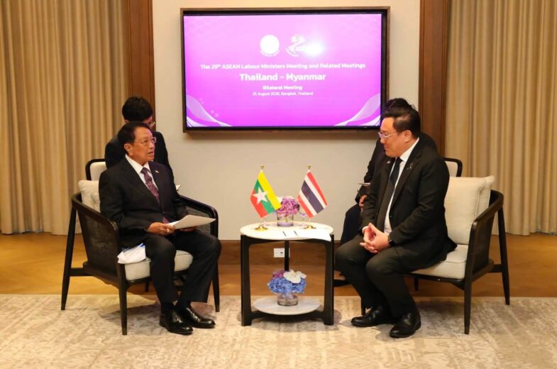 အလုပ်သမားဝန်ကြီးဌာန ပြည်ထောင်စုဝန်ကြီး ဦးခင်မောင်စိုး ထိုင်းနိုင်ငံ၊ ဘန်ကောက်တွင် ထိုင်းနိုင်ငံ၊ အလုပ်သမားဝန်ကြီးဌာန ဝန်ကြီး H.E. Julapun Amornvivat နှင့် နှစ်နိုင်ငံ၊ အလုပ်သမားရေးရာ ကိစ္စရပ်များ တွေ့ဆုံဆွေးနွေး
